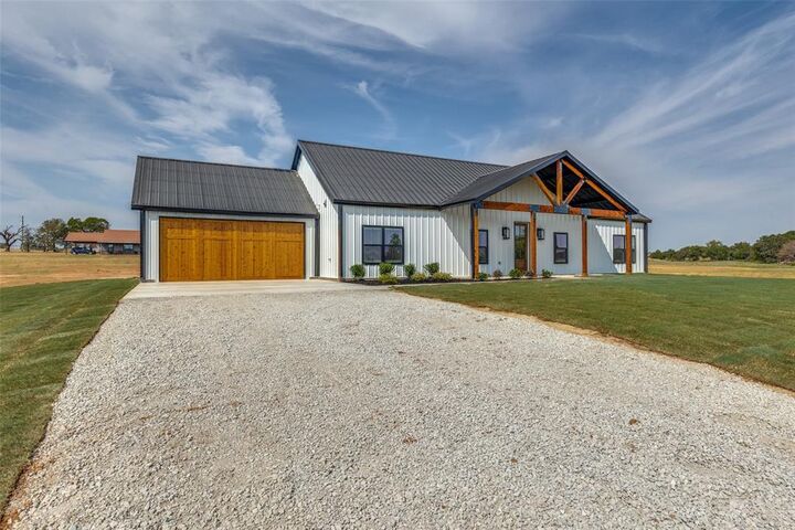 Property Photo: 2485 Cottondale Road TX 76082
