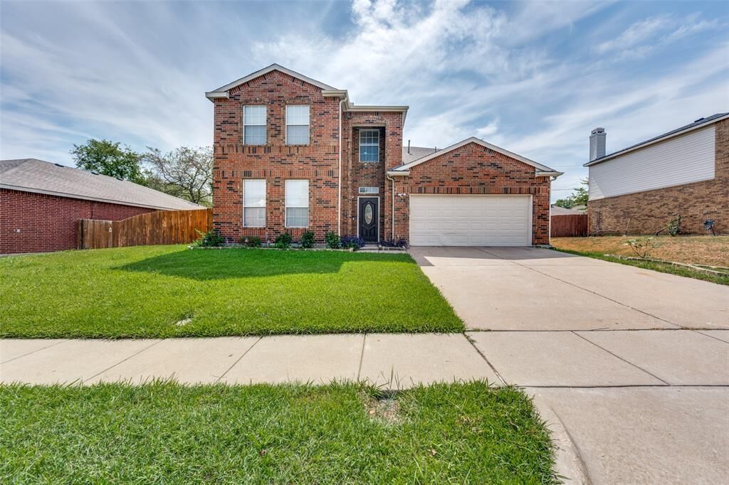 Property Photo:  814 White Dove Drive  TX 76017 