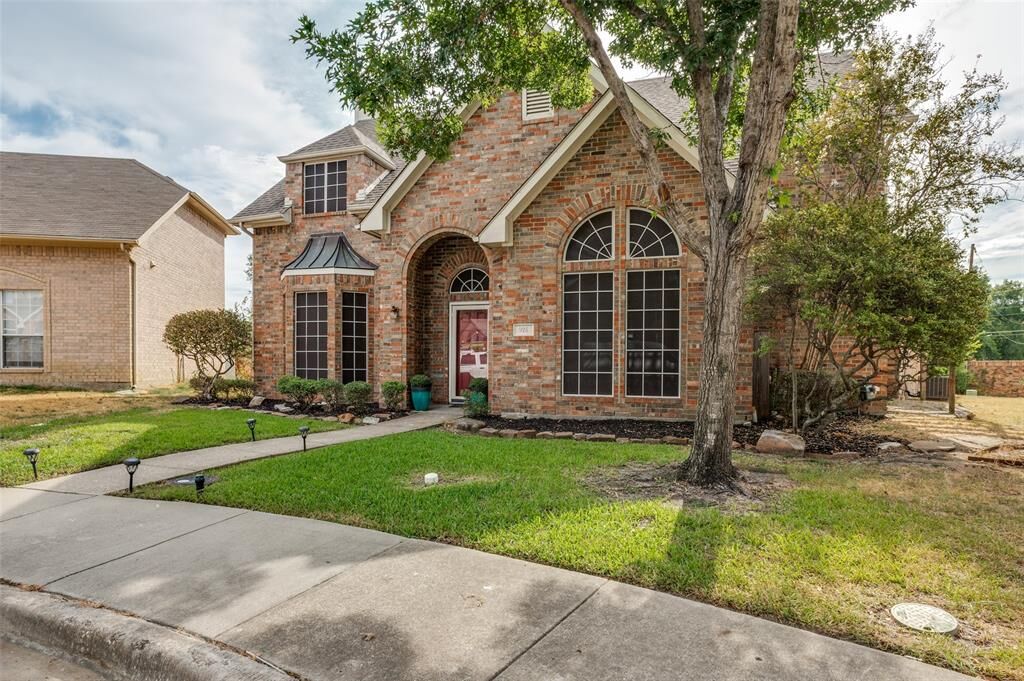 Property Photo:  928 Haverstraw Place  TX 75149 