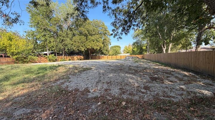 Property Photo:  307 S Rike Street  TX 75442 