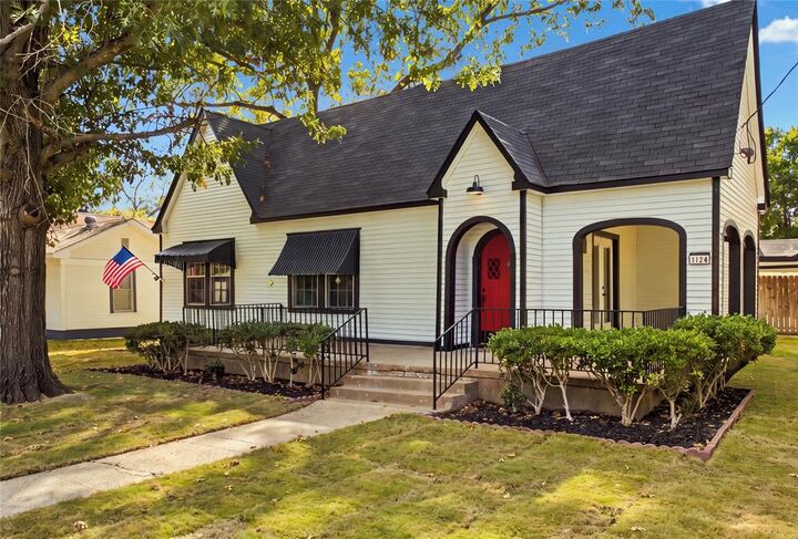 Property Photo:  1120 1st Street  TX 75432 