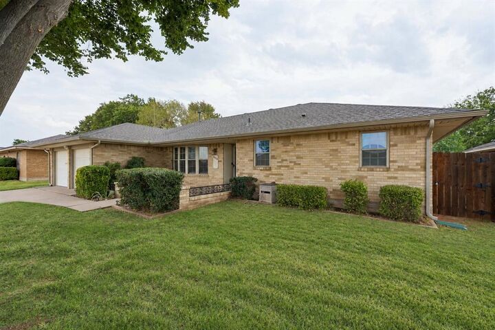 Property Photo:  3620 N Ridgewood Drive  OK 73110 