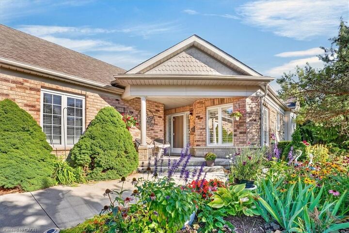 Property Photo:  147 Reiber Court  ON N2L 6N2 