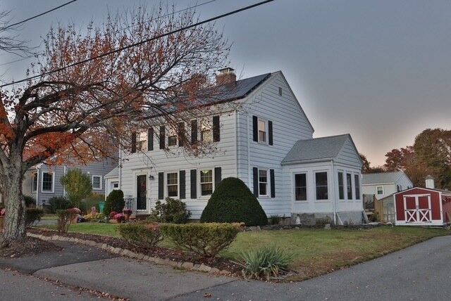 Property Photo:  28 Cobb Ln  MA 01904 