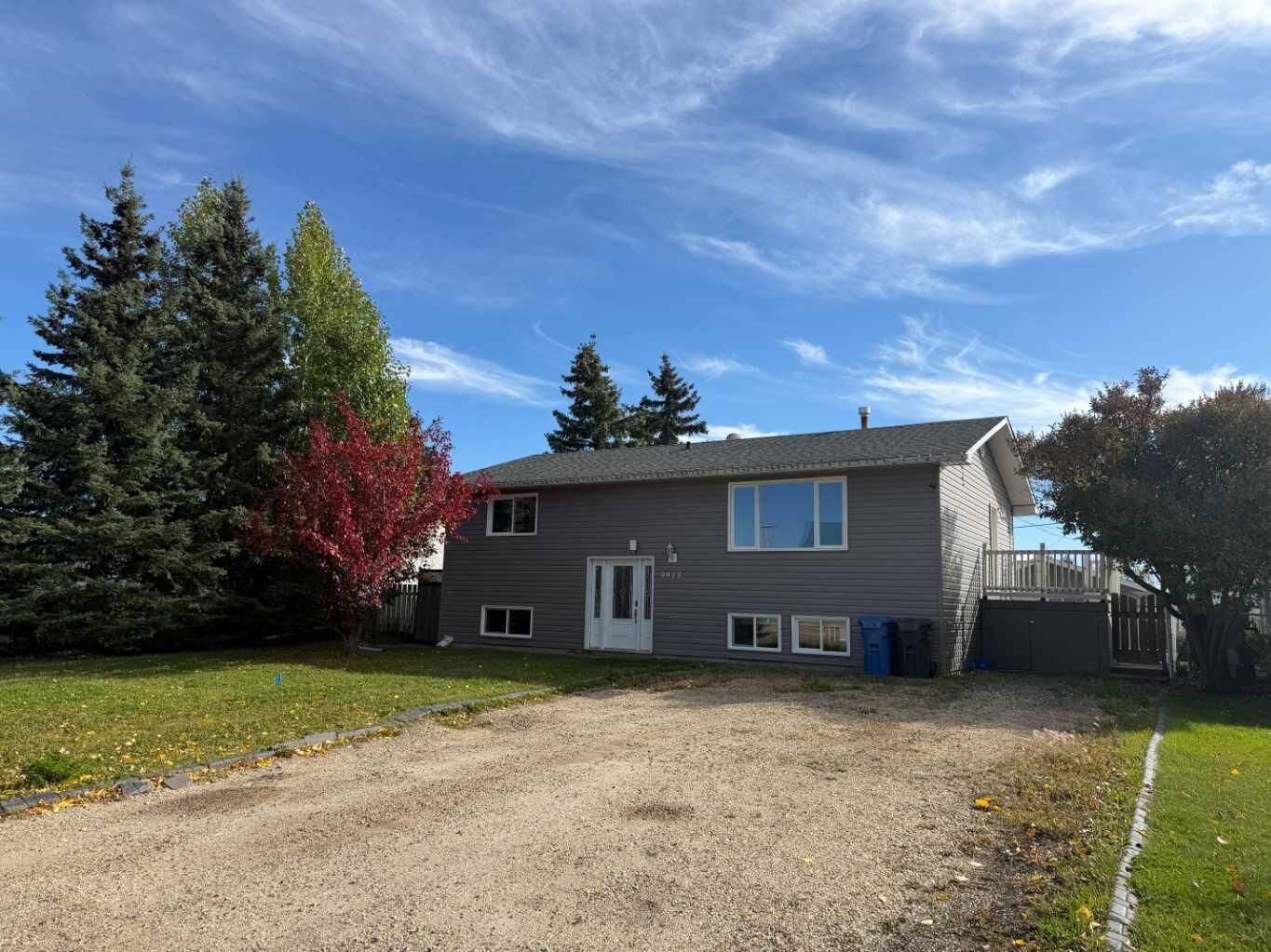 Property Photo:  9915 97 Avenue  AB T0H 3S0 