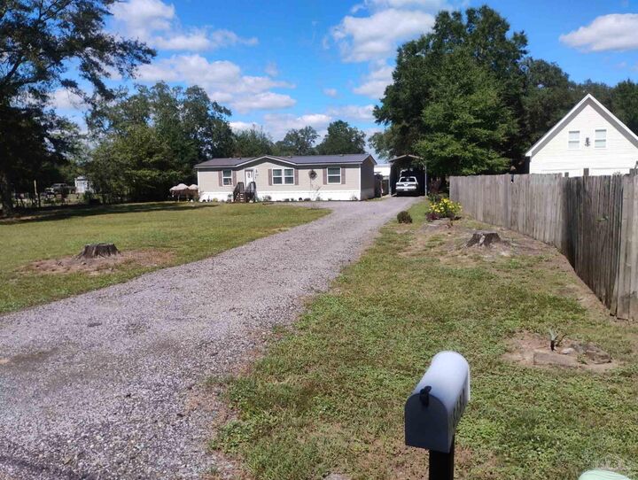 Property Photo: 8680 John Hamm Rd FL 32583