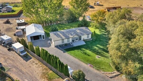 Property Photo: 4072 Road E.9 NE WA 98837