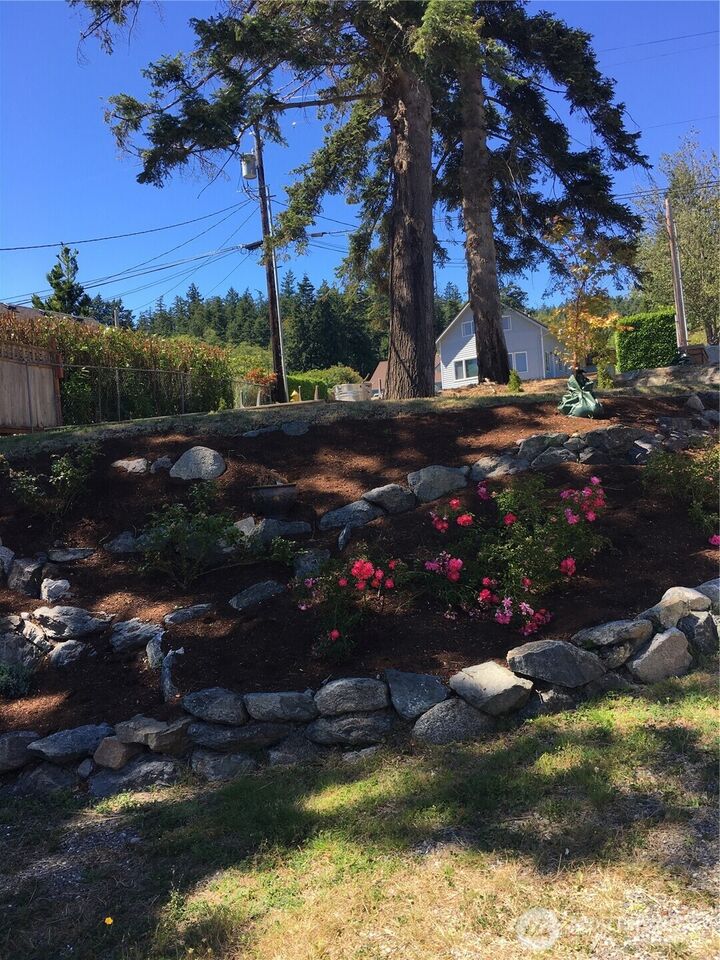 Property Photo:  5934  Central Avenue  WA 98221 