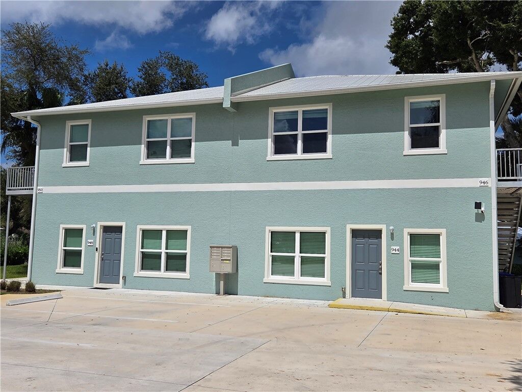 Property Photo: 944 19th Street 944 FL 32960