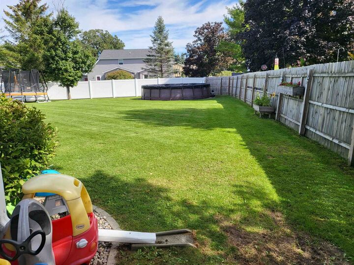 Property Photo:  561 Wakefield Avenue  WI 54935 