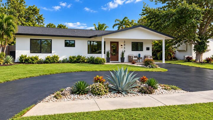 Property Photo: 3958 NW 19th Avenue FL 33309