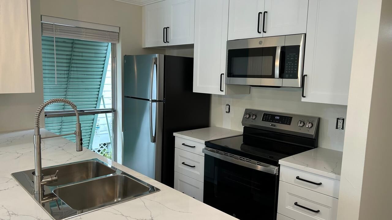 Property Photo:  178 Cypress Point Drive 178  FL 33418 