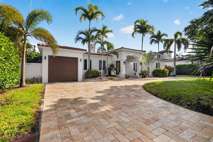 Property Photo:  2317 NE 12th Street  FL 33304 
