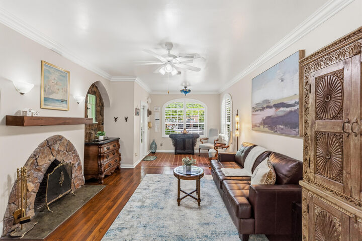 Property Photo:  614 SE 5th Court  FL 33301 