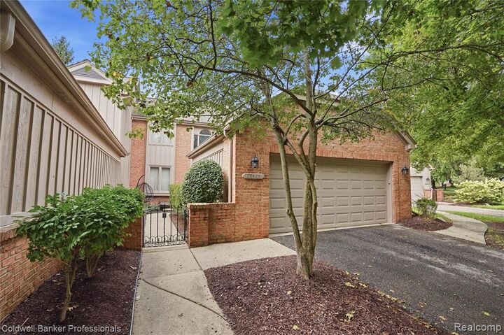 Property Photo: 28625 Auburn Court MI 48331