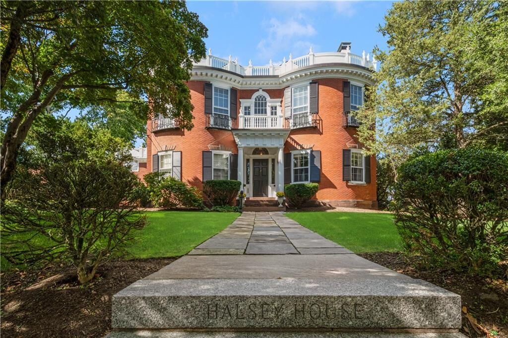 Property Photo:  140 Prospect Street 4  RI 02906 