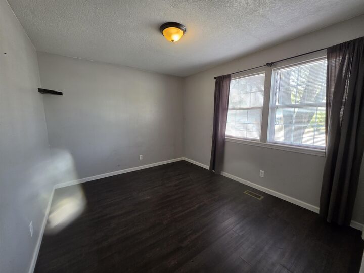 Property Photo: 1060 N Water KS 67204