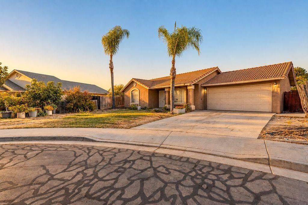Property Photo:  108 Friggs Court  CA 93635 