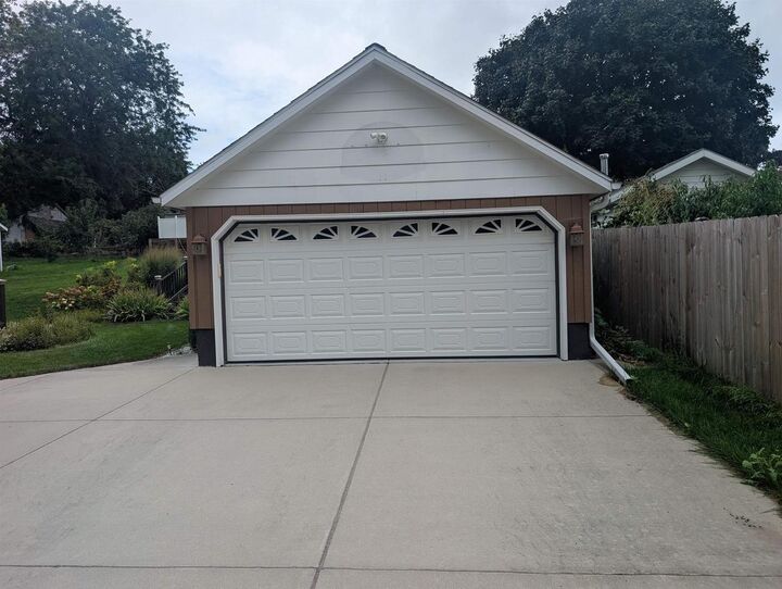 Property Photo:  302 Maple Avenue  WI 53525 
