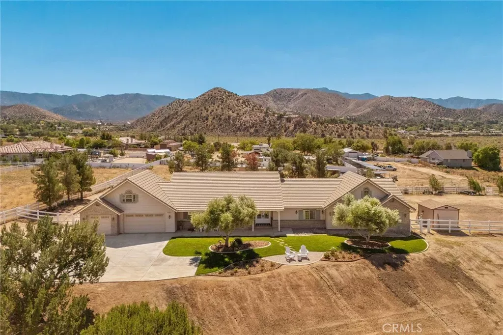 Property Photo:  2242 Dolores Place  CA 93510 