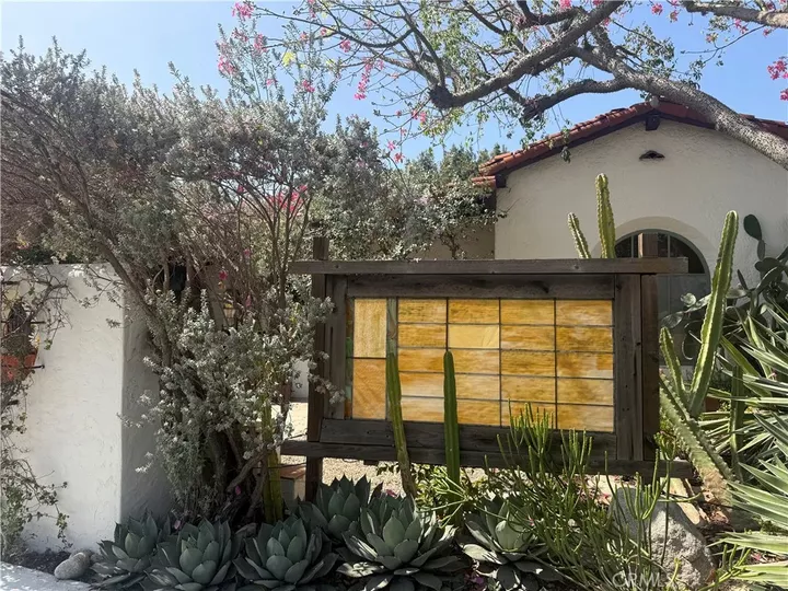Property Photo:  1705 S Genesee  CA 90019 
