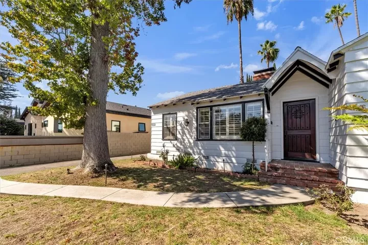 Property Photo:  5531 Carpenter Ave  CA 91607 