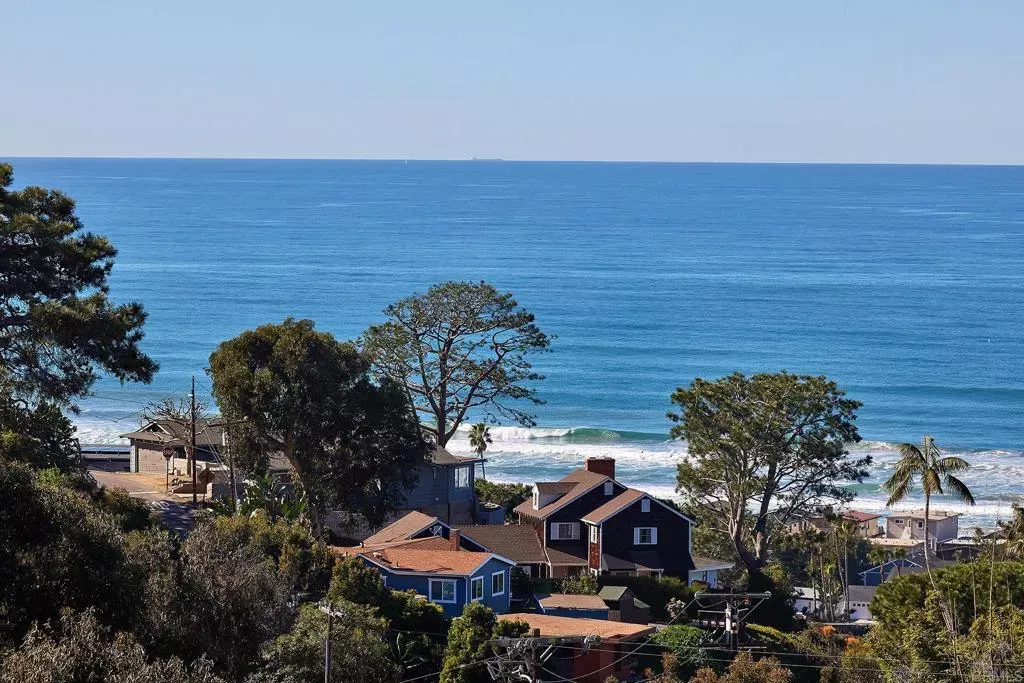 Property Photo:  1986 Zapo Street  CA 92014 