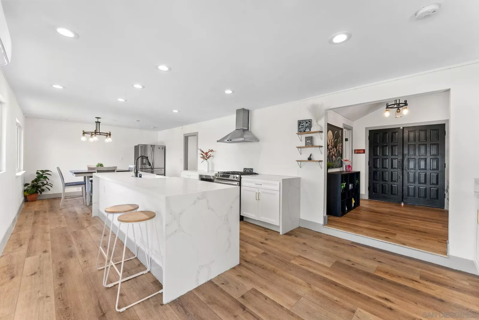 Property Photo: 10111 Cliffwood Dr CA 91941