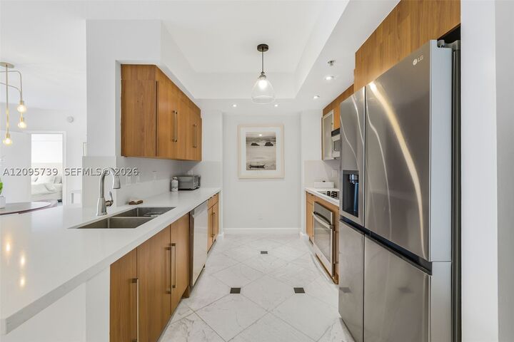 Property Photo:  325 S Biscayne Blvd 1019  FL 33131 
