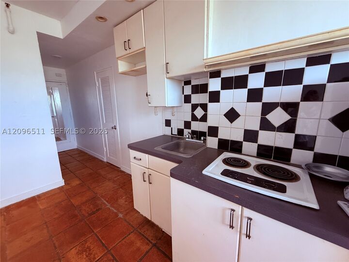 Property Photo:  255 W 24th St 435  FL 33140 