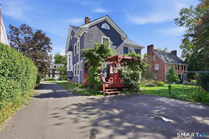 Property Photo:  15 Beverly Road  CT 06119 