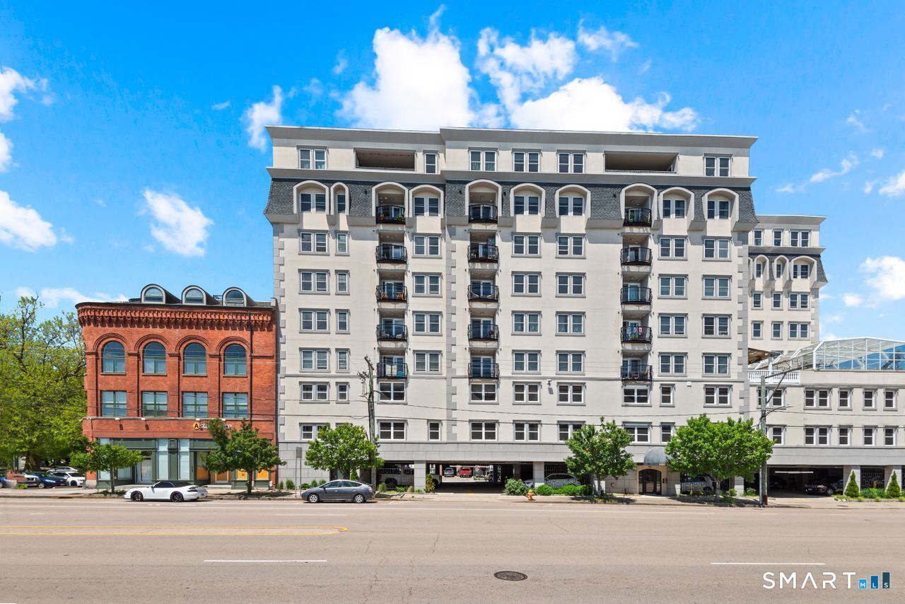 Property Photo:  461 Bank Street 403  CT 06320 
