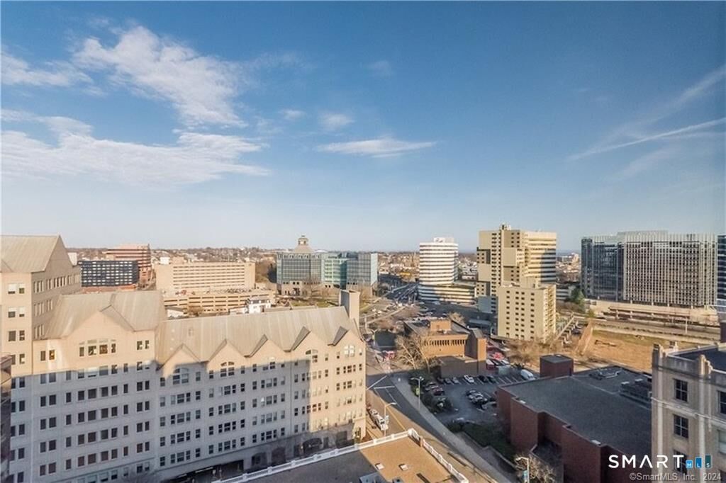 Property Photo:  127 Greyrock Place 1208  CT 06901 