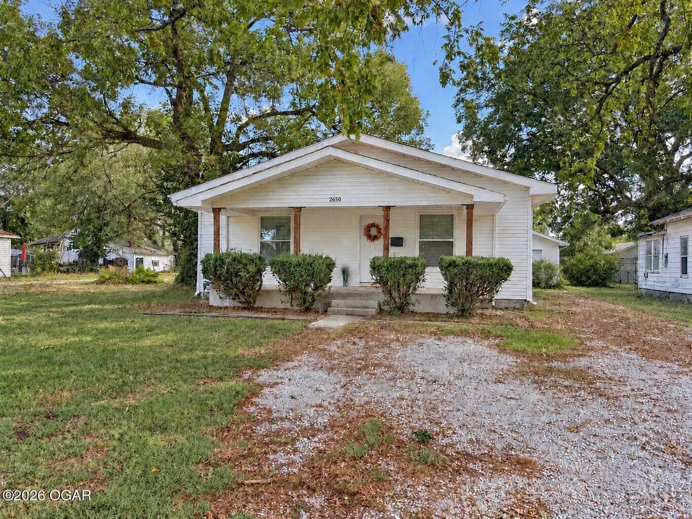 Property Photo:  2650 E 8th Street  MO 64801 