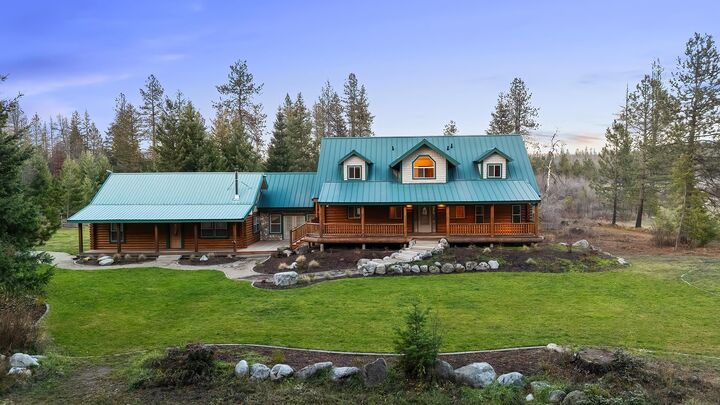Property Photo: 12621 E Blanchard Rd WA 99009