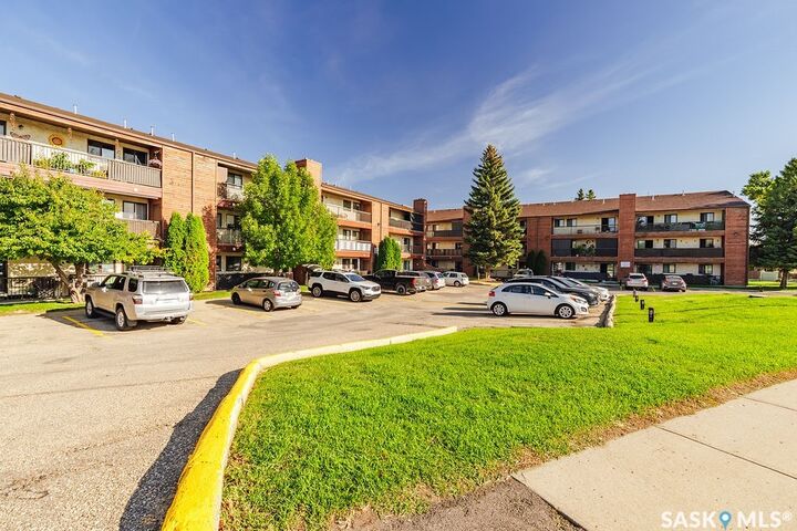 Property Photo:  3302 33rd Street W 212  SK S7L 6C9 