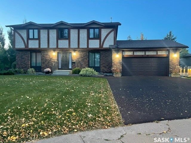 Property Photo:  830 Chester Place  SK S6V 6Y8 