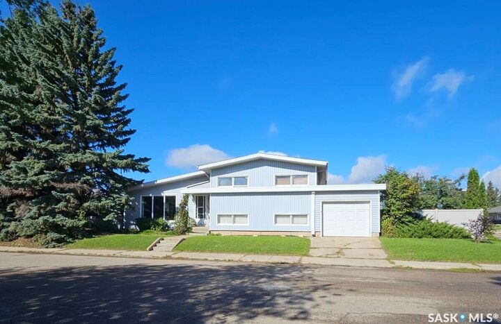 Property Photo:  549 Laurier Drive  SK S6V 5M4 