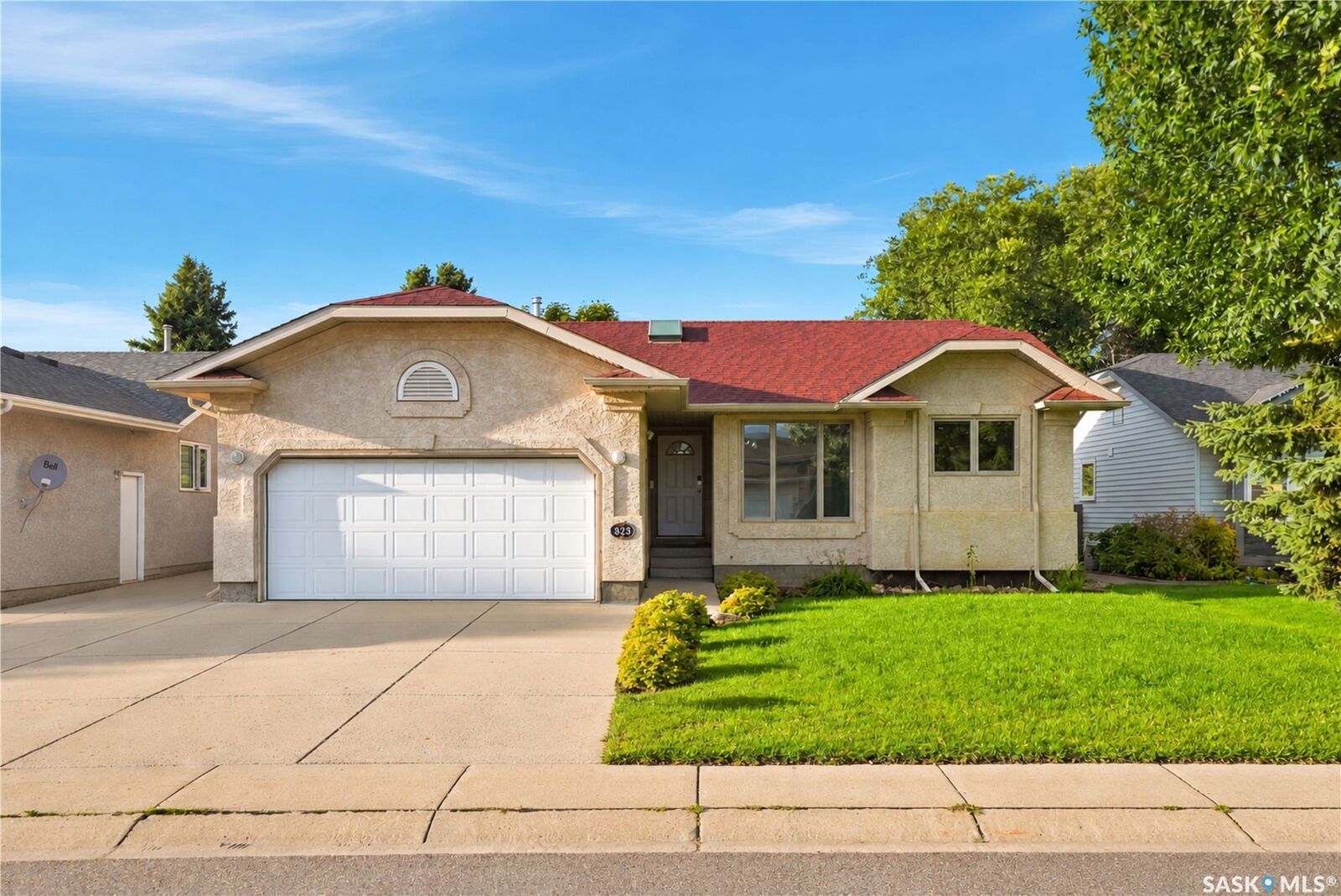 Property Photo:  323 Garvie Road  SK S7S 1A3 