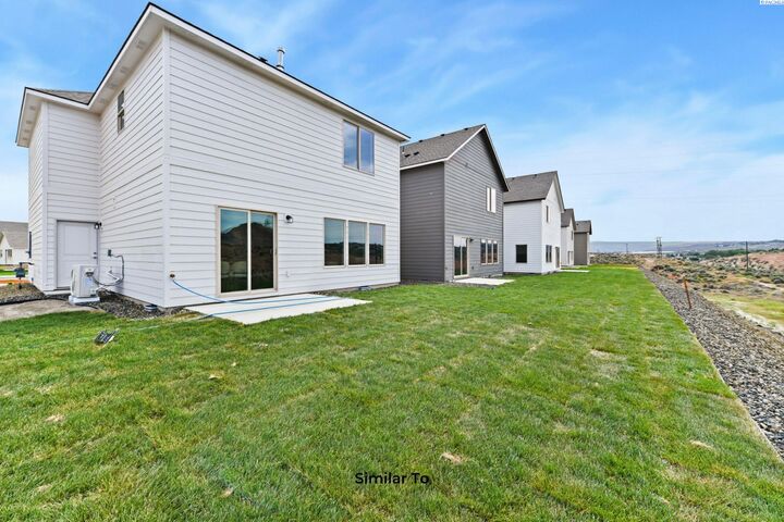 Property Photo: 739 Honeylicious St WA 99352