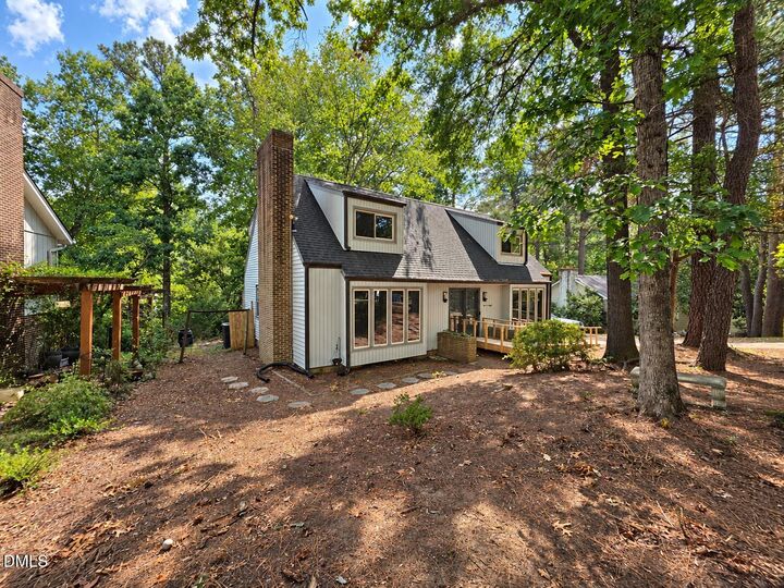 Property Photo: 708 Dawnwood Court NC 27609