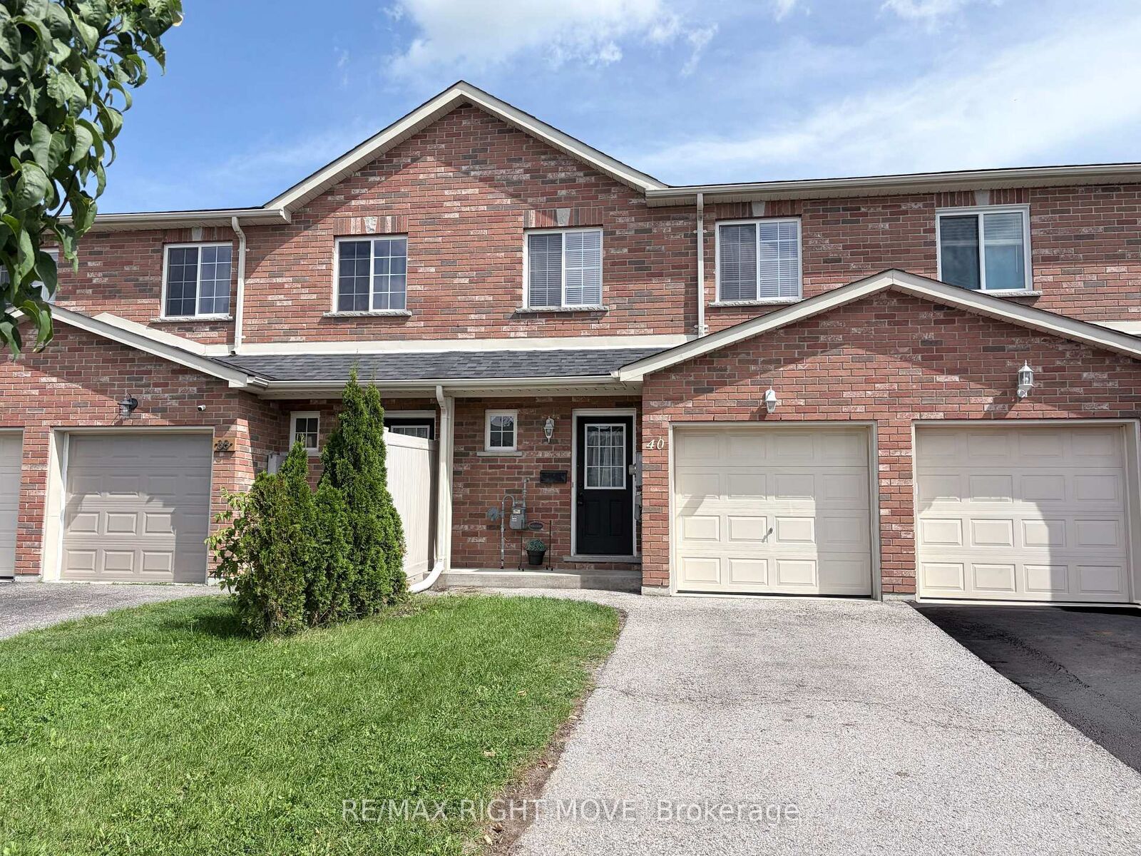 Property Photo:  40 Michelle Drive  ON L3V 0B3 