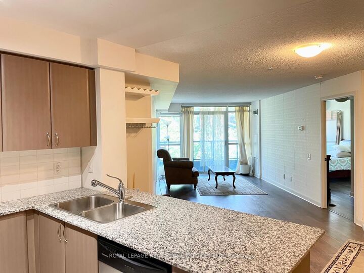 Property Photo: 525 Wilson Avenue 340 ON M3H 0A7