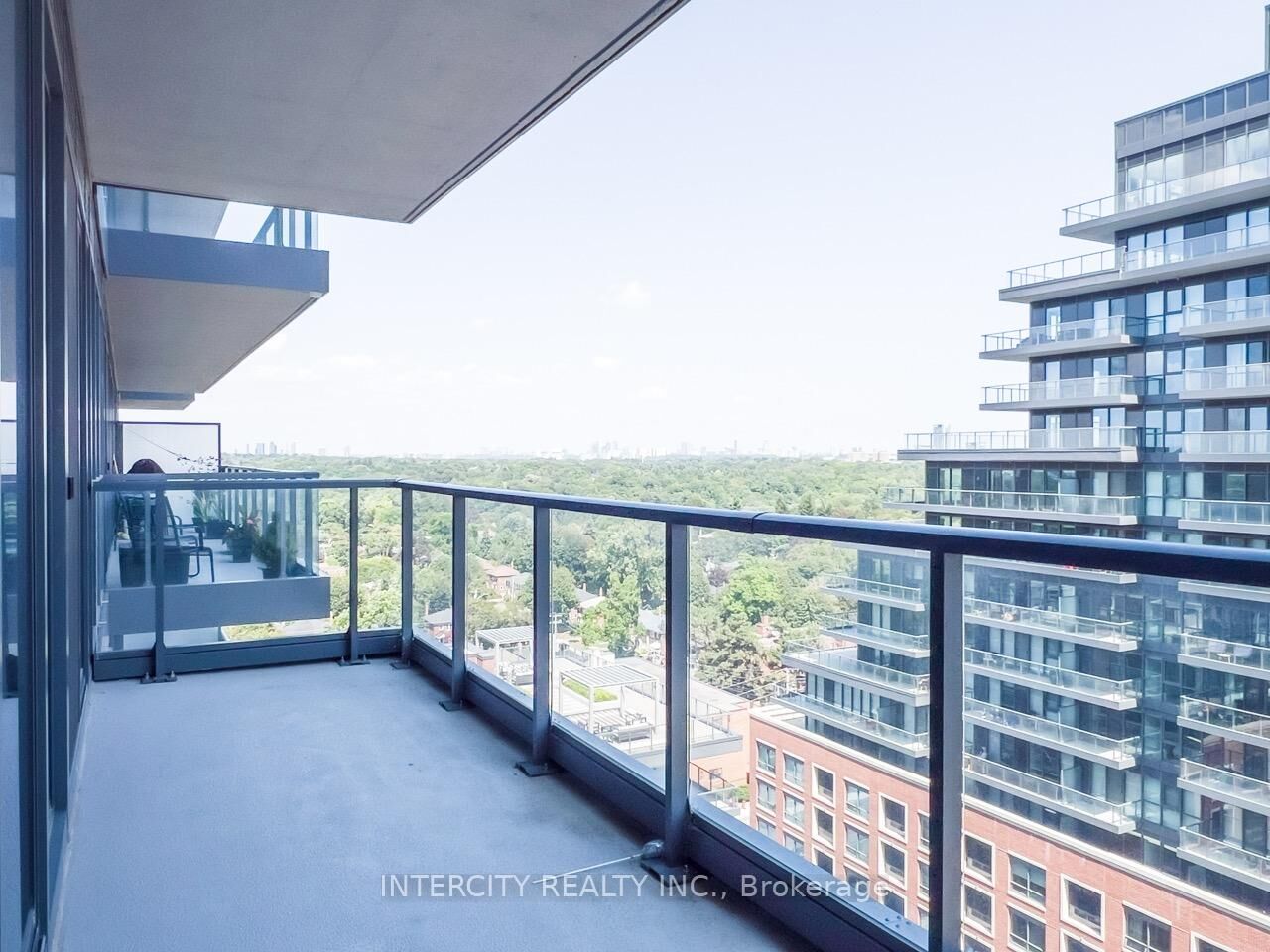 Property Photo:  33 Frederick Todd Way 1307  ON M4G 0C9 