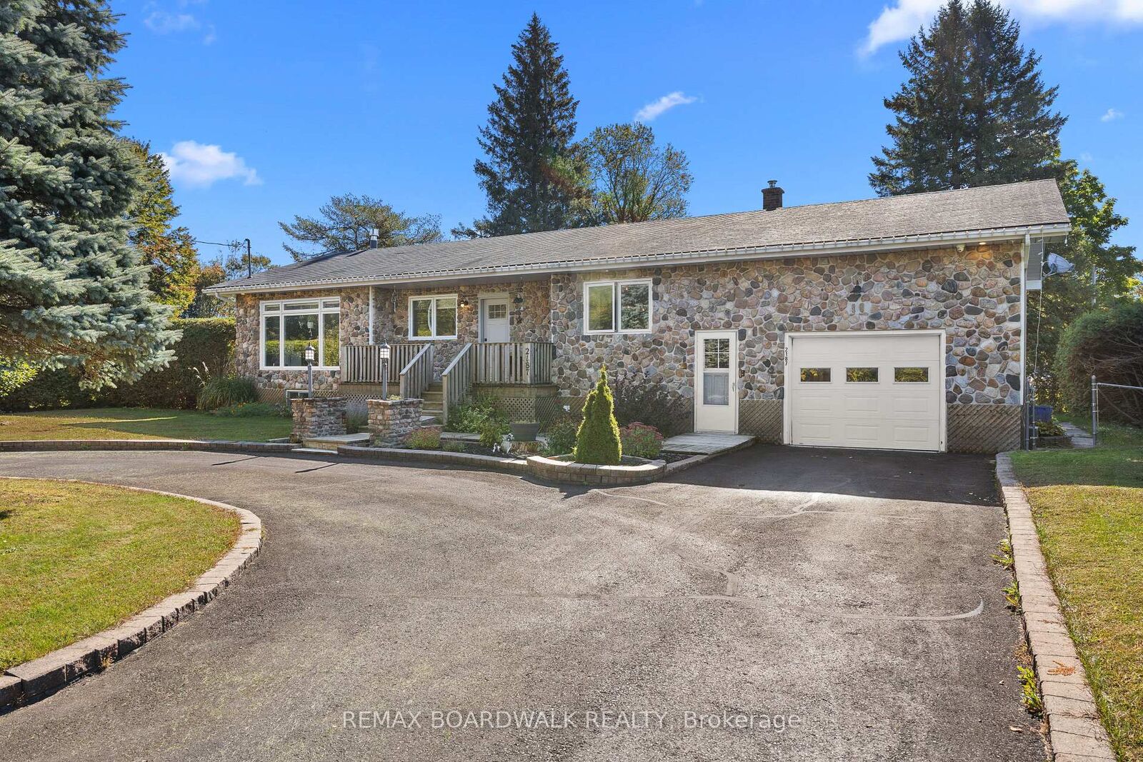 Property Photo:  2187 Des Pins Street  ON K0A 2M0 