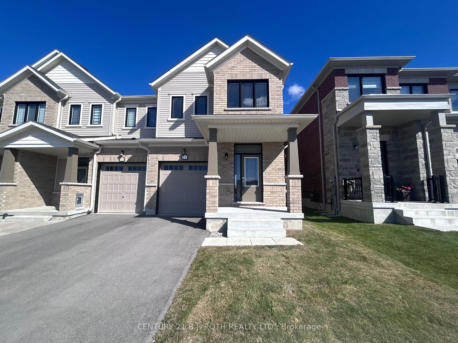 Property Photo:  15 Milady Crescent  ON L9J 0X3 