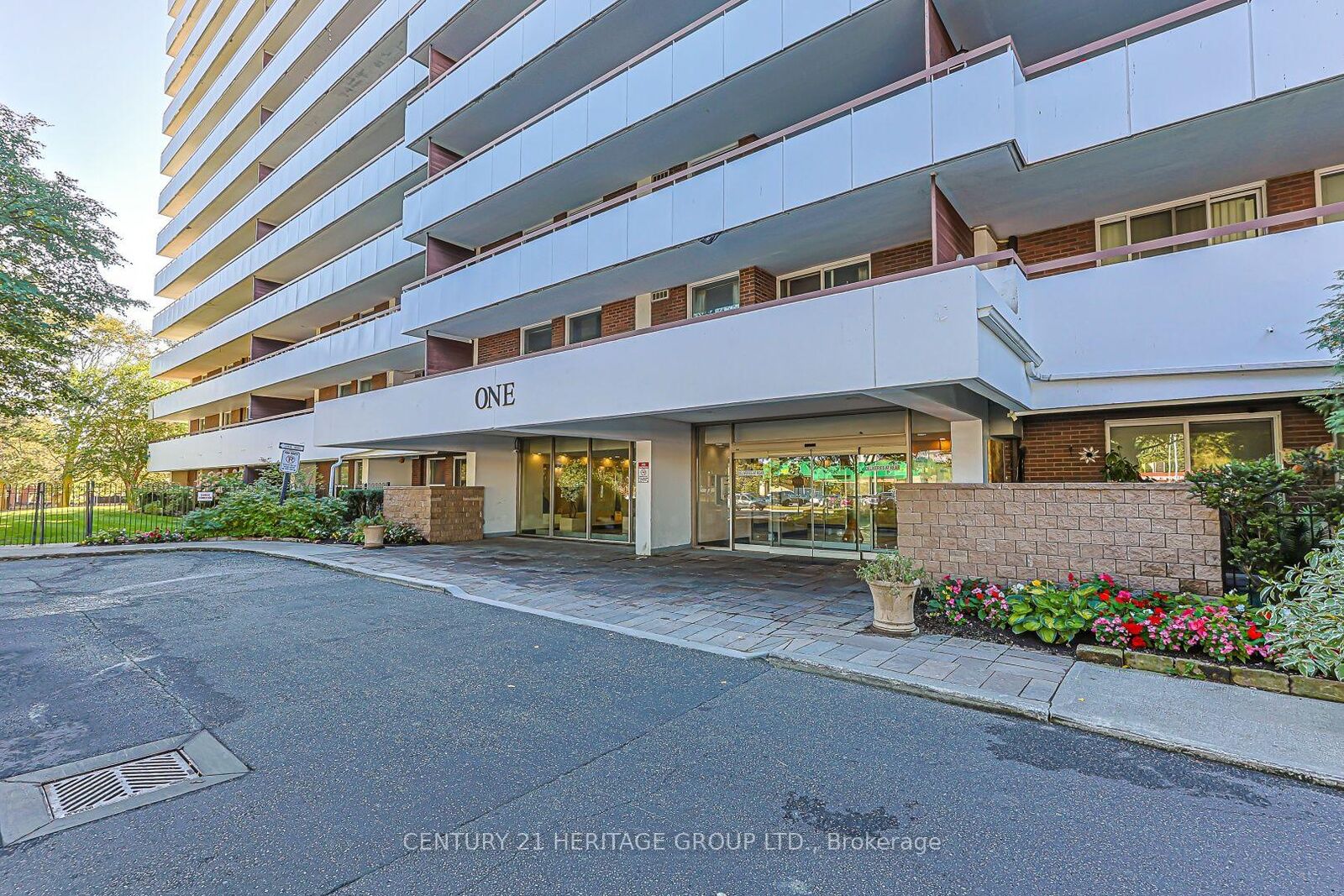 Property Photo:  1 Royal Orchard Boulevard 502  ON L3T 3C2 