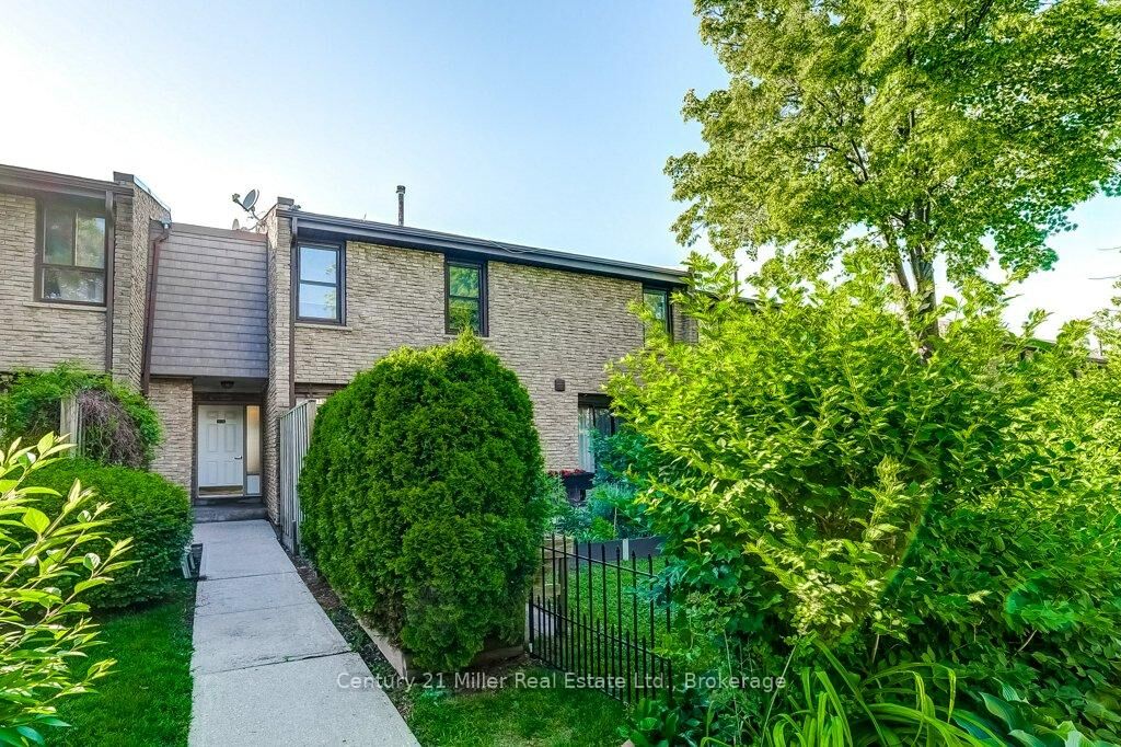 Property Photo:  2605 Woodchester Drive 36  ON L5K 2E3 