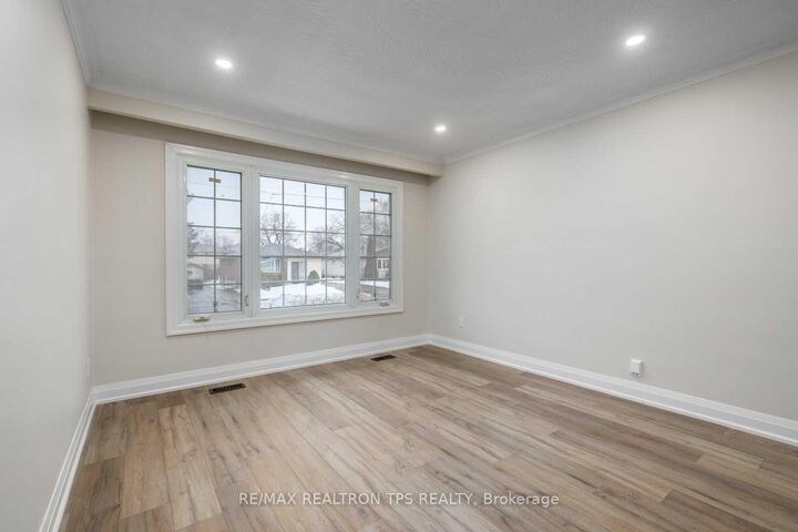 Property Photo:  634 Athol Street E  ON L1H 1M3 