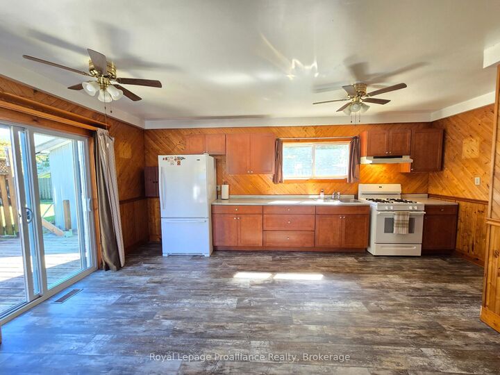 Property Photo:  59 St Paul Street  ON K8N 1A9 
